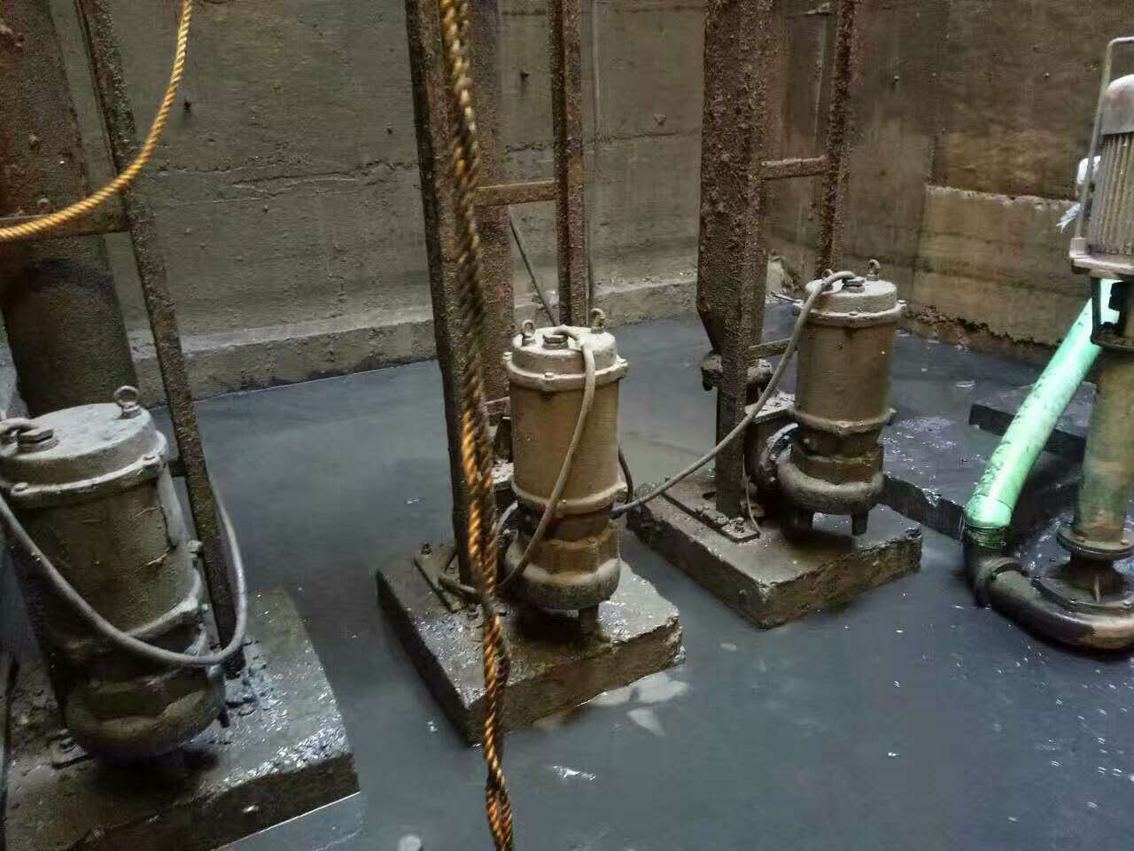 易门污水池清理